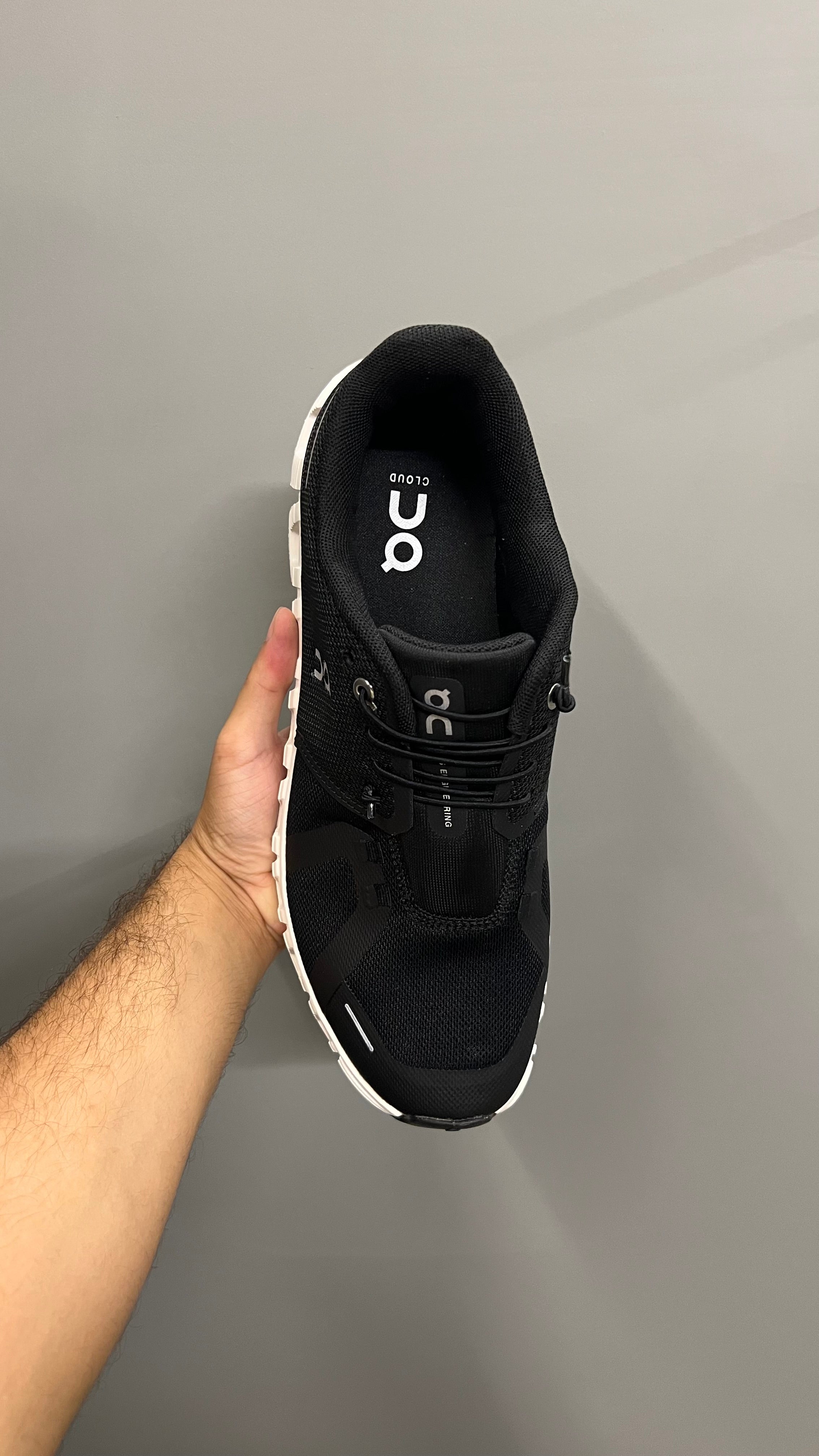 On Cloud 6 — Black/White
