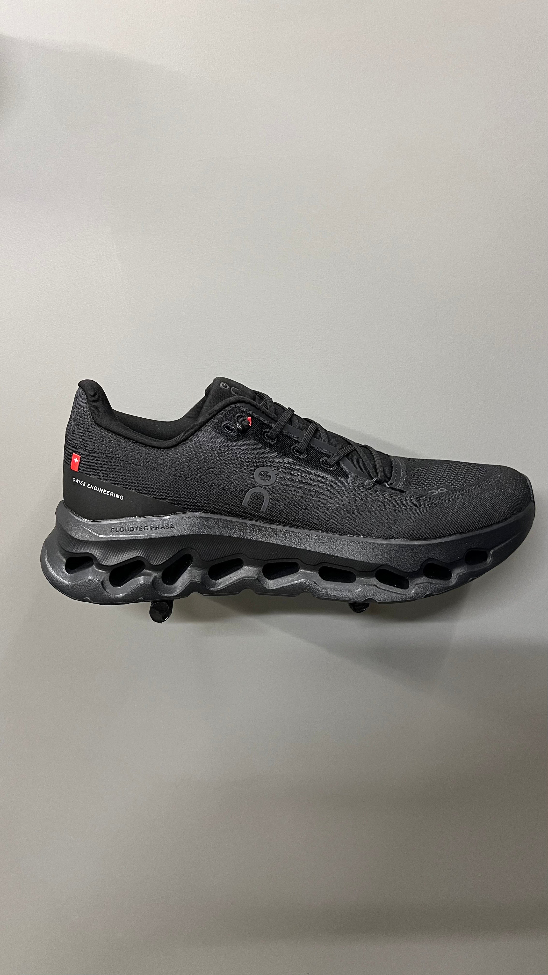 Cloudtilt Eclipse | Black