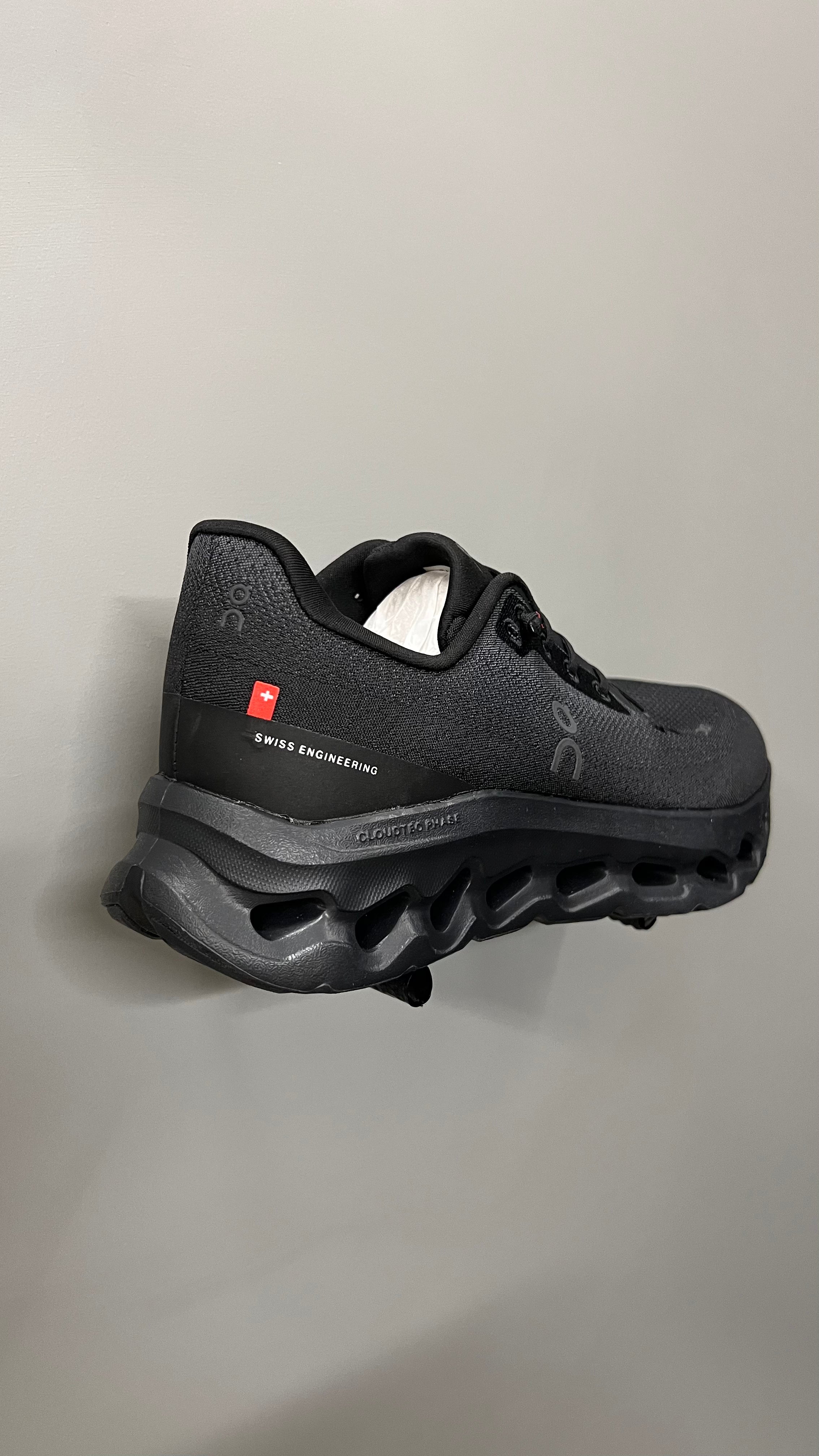 Cloudtilt Eclipse | Black