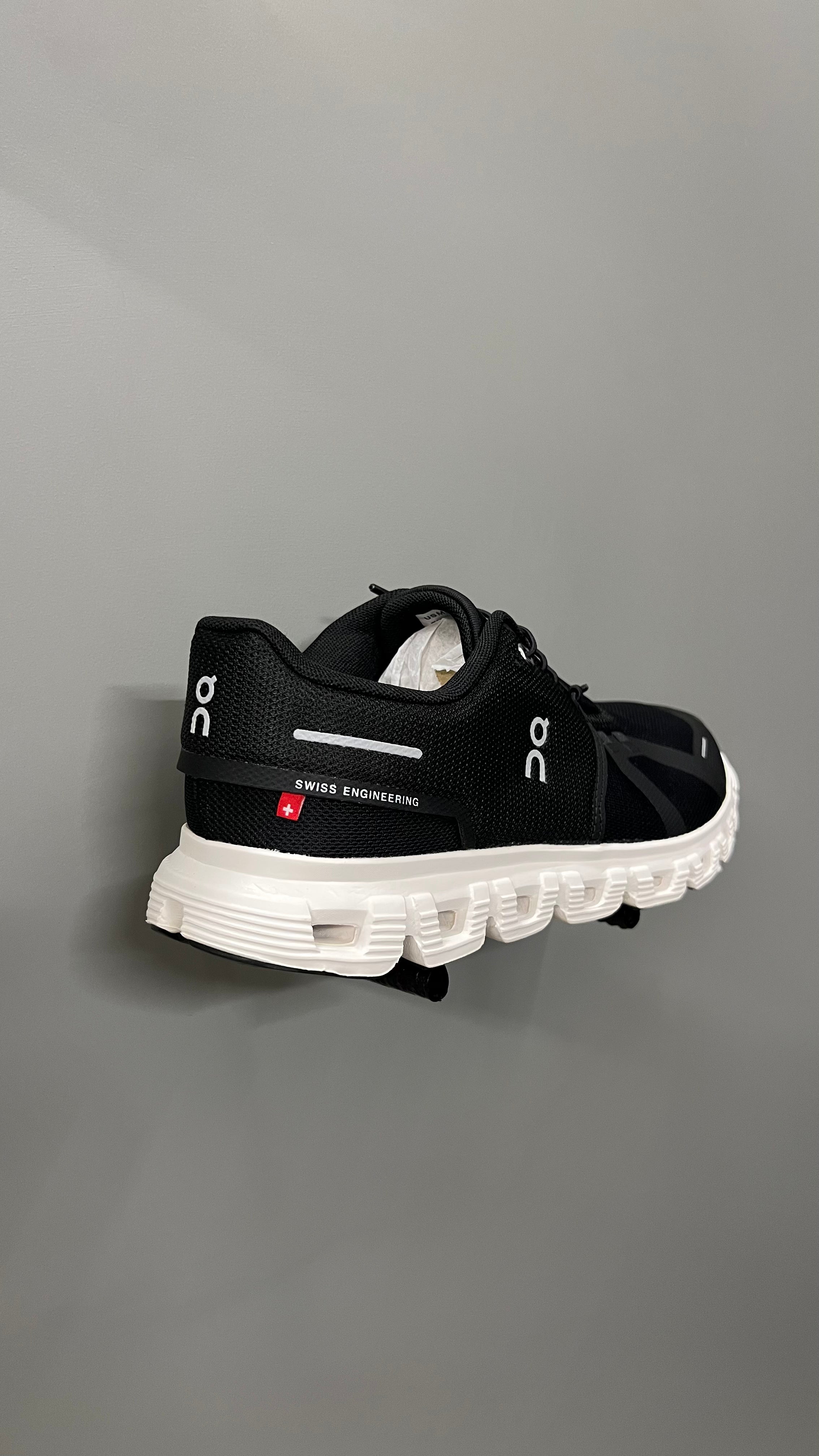 On Cloud 6 — Black/White
