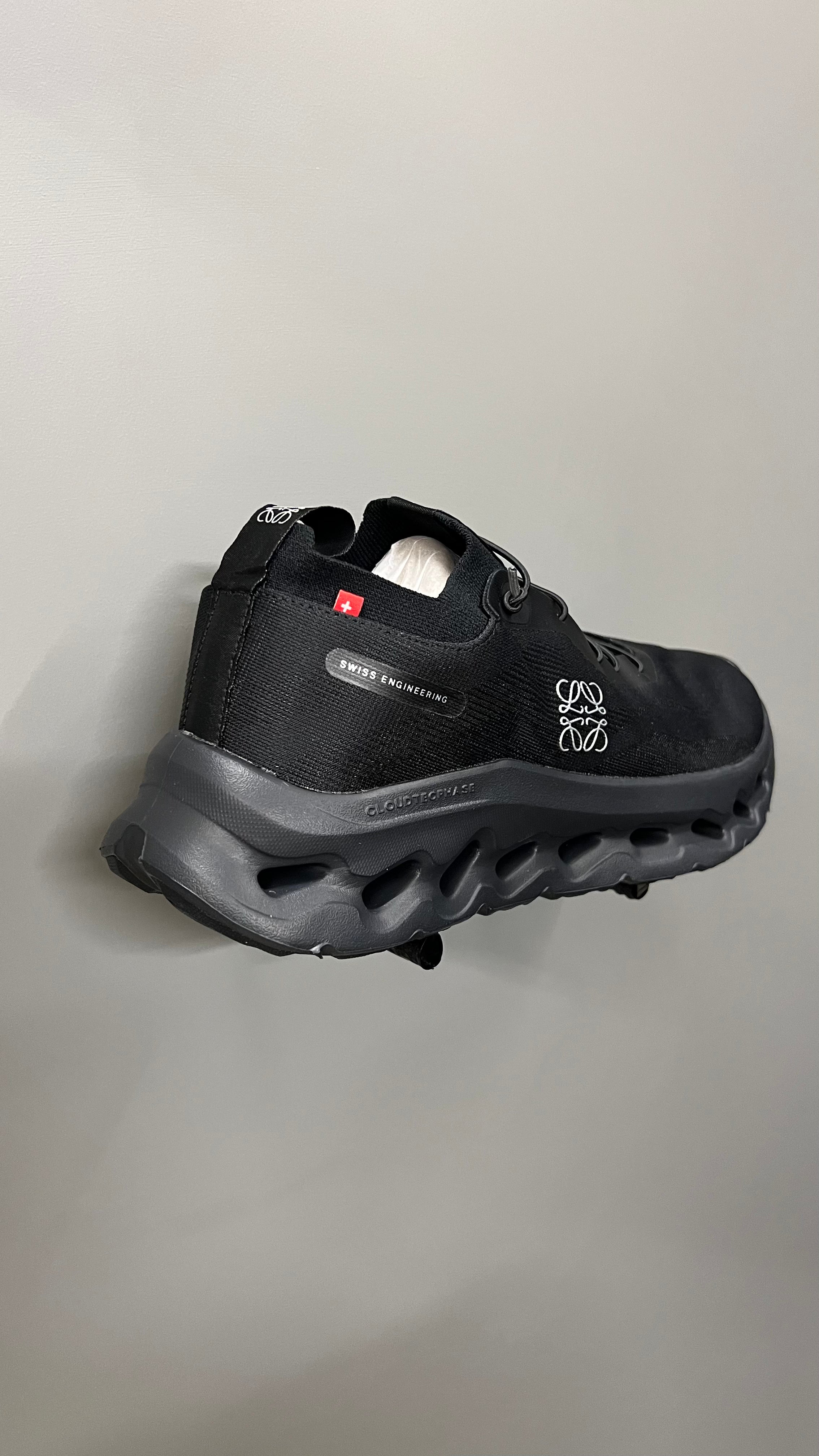 Cloudtilt LOEWE All Black